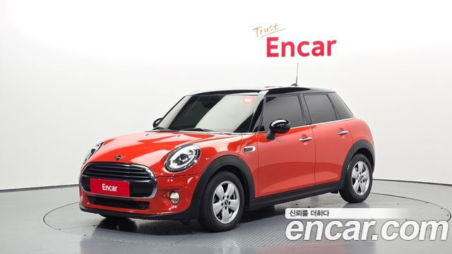 Mini Cooper 5Door Standard 3rd - фото 0
