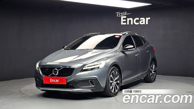 Volvo V40 D3 - фото 0