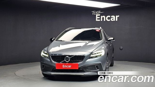 Volvo V40 D3 - фото 2
