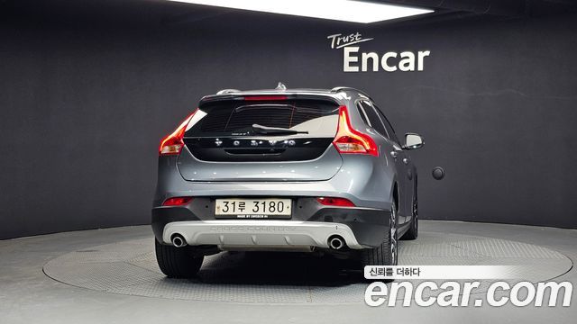 Volvo V40 D3 - фото 3