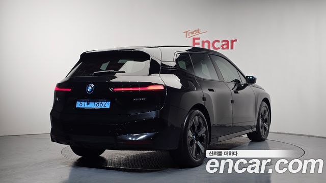 BMW iX xDrive50 Sports Plus - фото 1