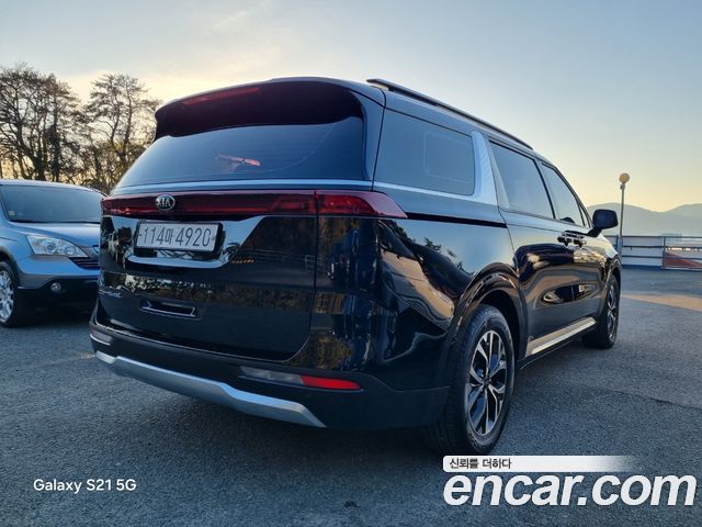 Kia Carnival 4-го поколения 9-Seater Noblesse - фото 1