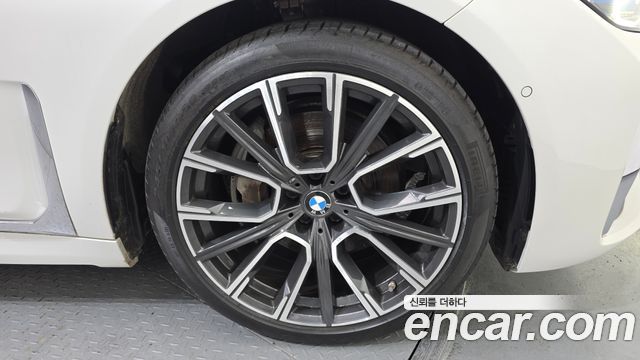 BMW 7-Series G11 740Li xDrive M Sport Package - фото 4