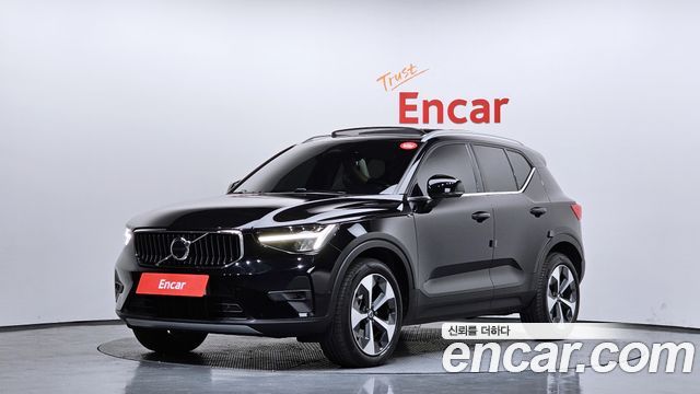 Volvo XC40 B4 Ultimate Bright - фото 0