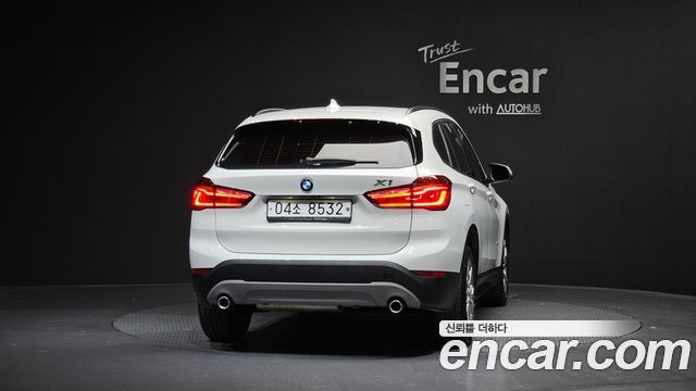 BMW X1 F48 xDrive 20d Joy - фото 3