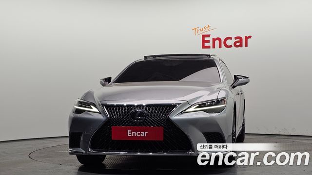 Lexus LS LS500 3.5 Luxury AWD - фото 2