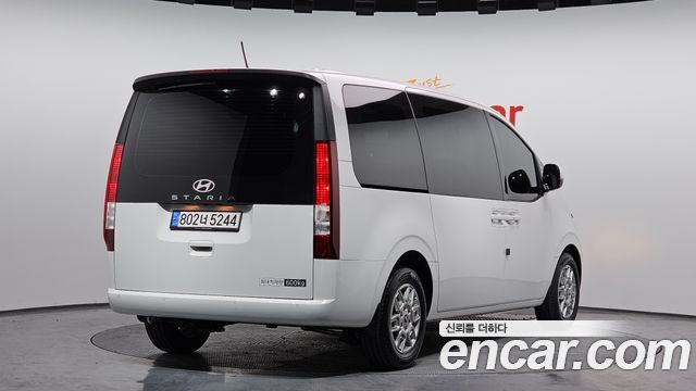 Hyundai Staria Cargo 5-Seater Modern - фото 1