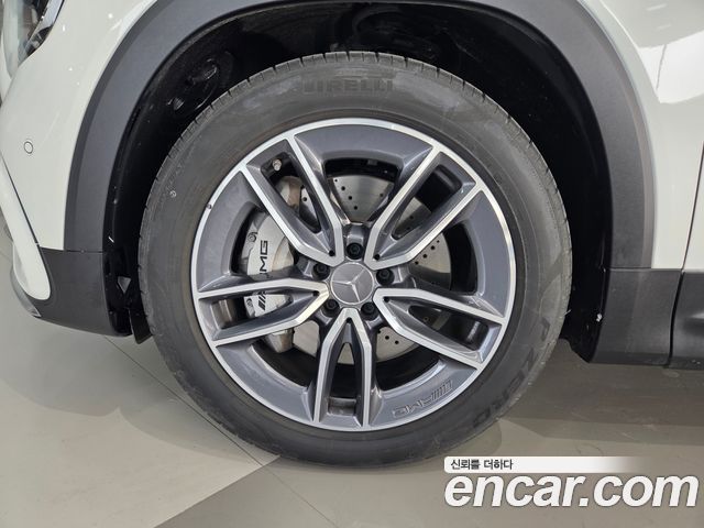 Mercedes-Benz GLB-Class X247 AMG GLB35 4MATIC - фото 4