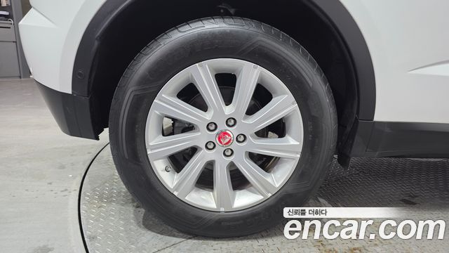 Jaguar E-PACE P250 S - фото 4