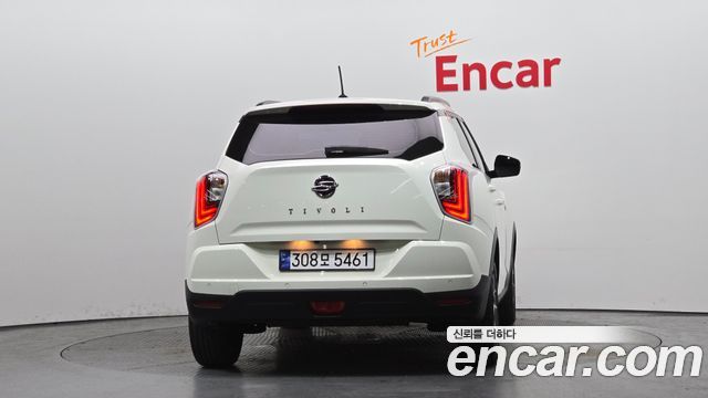 SsangYong Tivoli Gasoline 1.5 2WD V3 - фото 3