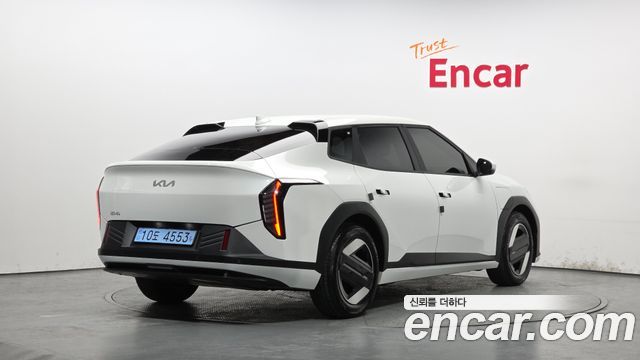 Kia EV4 Long Range 2WD Air - фото 1
