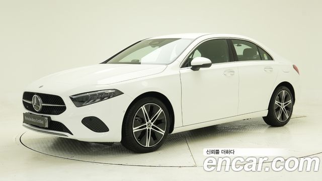Mercedes-Benz A-Class W177 A220 Sedan - фото 0