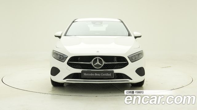 Mercedes-Benz A-Class W177 A220 Sedan - фото 2