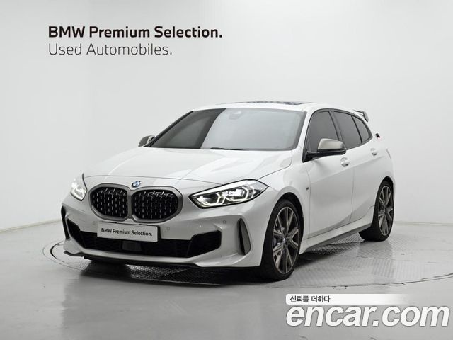 BMW 1-Series F40 M135i xDrive - фото 0