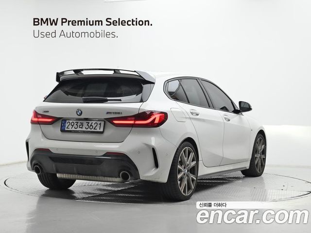 BMW 1-Series F40 M135i xDrive - фото 1