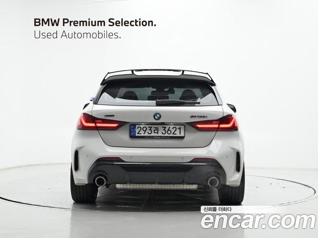 BMW 1-Series F40 M135i xDrive - фото 3