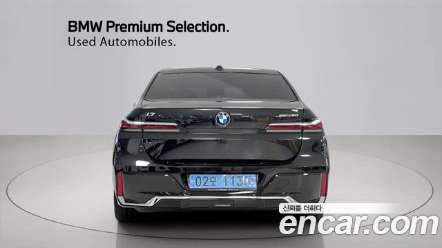 BMW i7 G70 eDrive 50 M Sport - фото 3