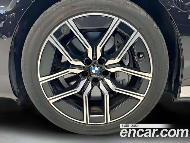 BMW i7 G70 eDrive 50 M Sport - фото 4