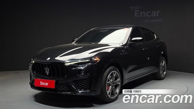 Maserati Levante 3.0 AWD Modena - фото 0