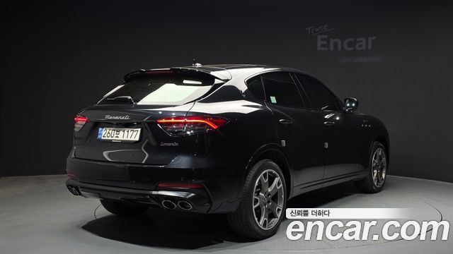 Maserati Levante 3.0 AWD Modena - фото 1