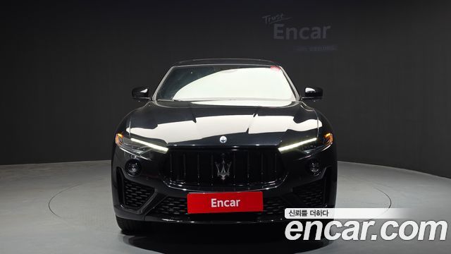 Maserati Levante 3.0 AWD Modena - фото 2