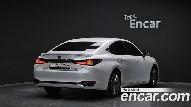 Lexus ES 7-го поколения Luxury Plus - фото 1