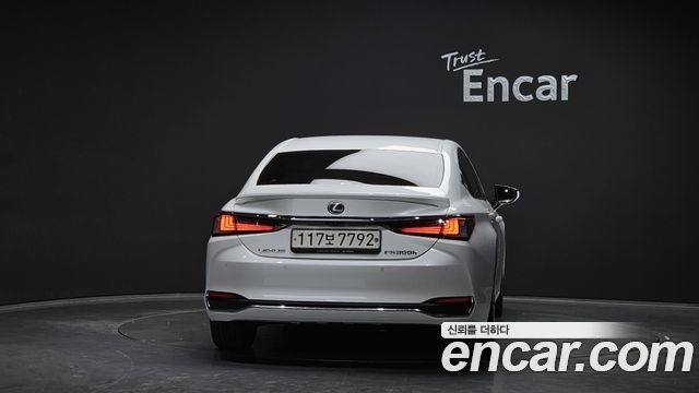 Lexus ES 7-го поколения Luxury Plus - фото 3