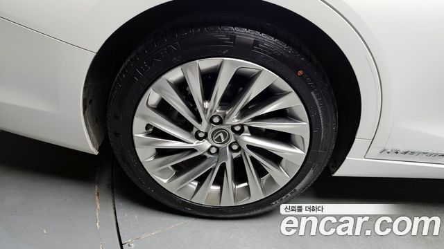 Lexus ES 7-го поколения Luxury Plus - фото 4