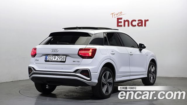 Audi Q2 35 TDI Premium - фото 1