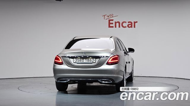 Mercedes-Benz C-Class W205 C200 Avantgarde - фото 2
