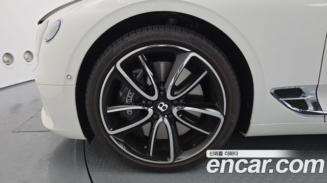 Bentley Continental GT 4.0 GT - фото 4