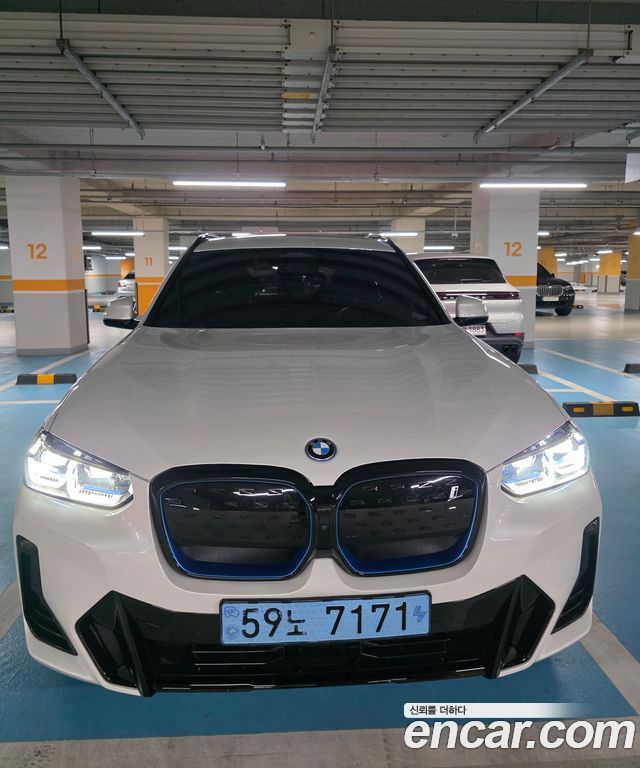 BMW iX3 M Sports - фото 0