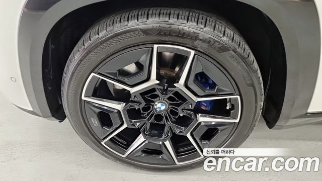 BMW XM G09 4.4 - фото 4