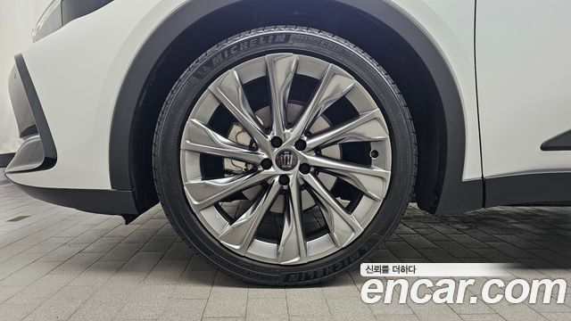 Toyota Crown 2.5 4WD Hybrid - фото 4