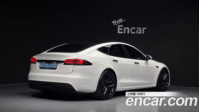 Tesla Model S Plaid - фото 1