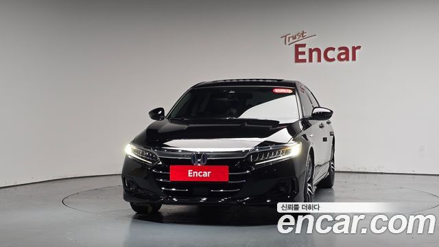 Honda Accord 10-го поколения 2.0 Hybrid Touring - фото 1