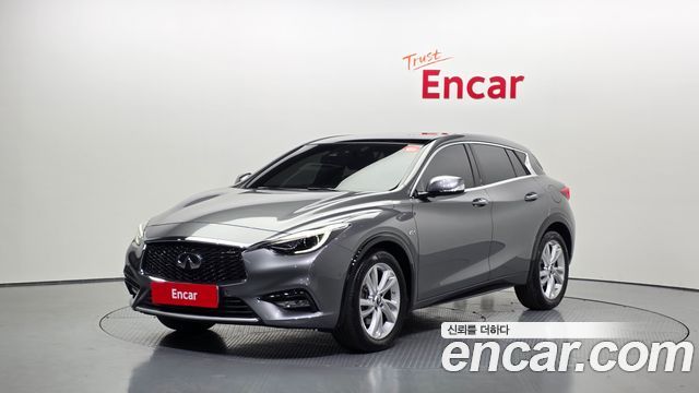 Infiniti Q30 2.0 Essential - фото 0