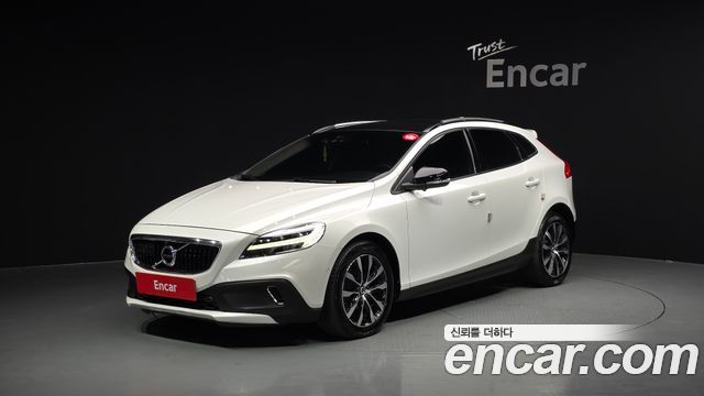 Volvo V40 D3 - фото 0