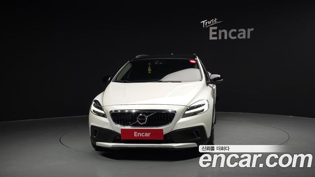 Volvo V40 D3 - фото 2