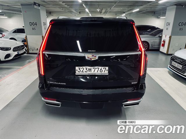 Cadillac Escalade 5-го поколения 6.2 Premium Luxury Platinum - фото 3