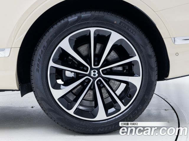 Bentley Bentayga 4.0 V8 Base - фото 4