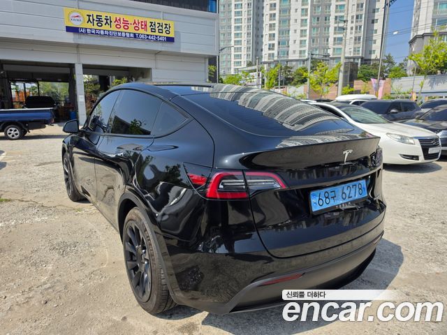 Tesla Model Y Long Range AWD - фото 3