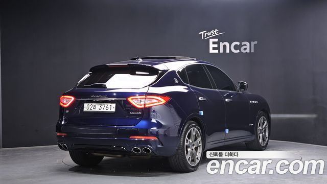 Maserati Levante 3.0 AWD GranSport - фото 1