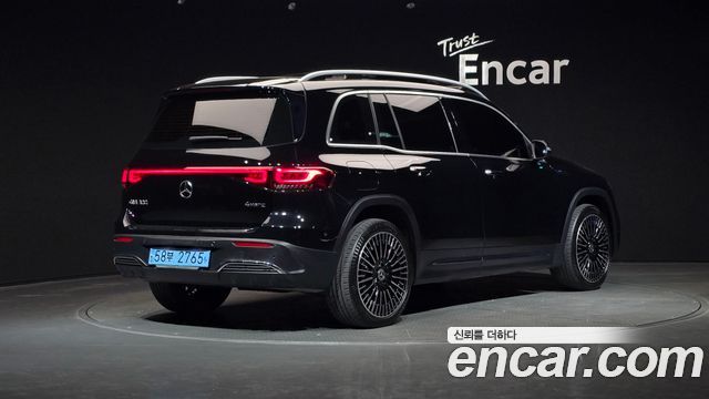 Mercedes-Benz EQB X243 EQB300 4MATIC AMG Line - фото 1