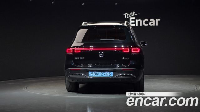 Mercedes-Benz EQB X243 EQB300 4MATIC AMG Line - фото 3
