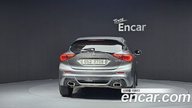 Infiniti Q30 2.0 Sport Essential - фото 3