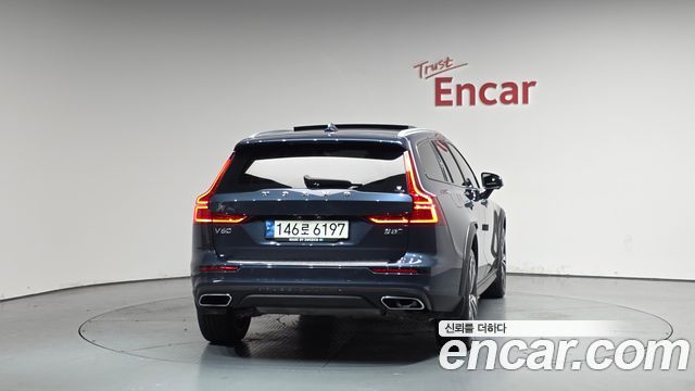 Volvo V60 2-го поколения B5 Pro AWD - фото 3