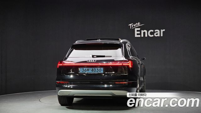 Audi e-tron 55 Quattro - фото 3