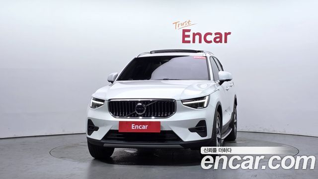 Volvo XC40 B4 Ultimate Bright - фото 2