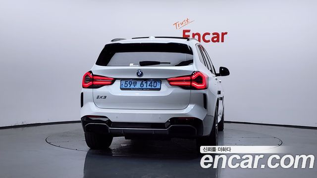 BMW iX3 M Sports - фото 3